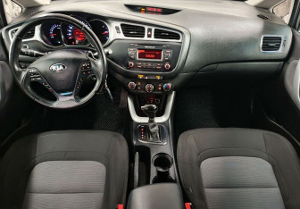 Подержанный автомобиль Kia Ceed Wagon 2015 года (10 фото)