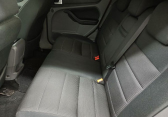 Подержанный автомобиль Ford Focus Hatchback 2009 года (12 фото)