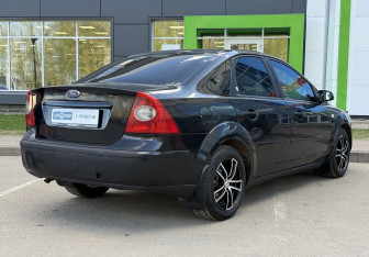 Подержанный автомобиль Ford Focus Sedan 2007 года (5 фото)