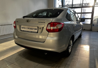 Подержанный автомобиль LADA (ВАЗ) Granta Liftback 2015 года (7 фото)
