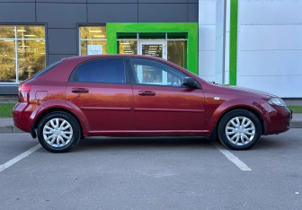 Подержанный автомобиль Chevrolet Lacetti Hatchback 2007 года (4 фото)