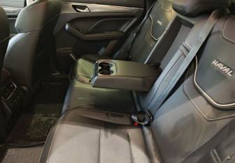 Подержанный автомобиль Haval Jolion 2023 года (12 фото)