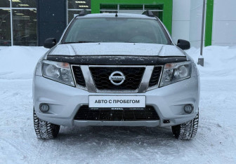 Подержанный автомобиль Nissan Terrano 2021 года (2 фото)