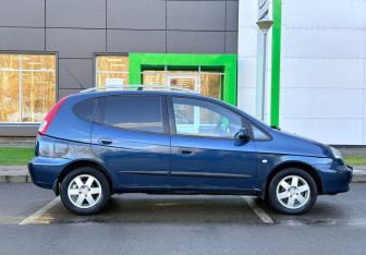 Подержанный автомобиль Chevrolet Rezzo 2008 года (5 фото)