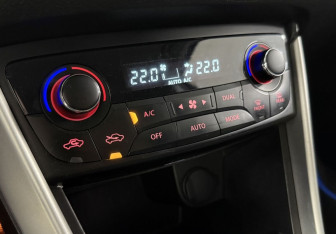 Подержанный автомобиль Suzuki SX4 Hatchback 2014 года (12 фото)