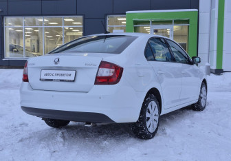 Подержанный автомобиль Skoda Rapid Liftback 2018 года (5 фото)