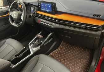 Подержанный автомобиль LIVAN X3Pro 2023 года (11 фото)