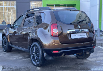 Подержанный автомобиль Renault Duster 2012 года (7 фото)