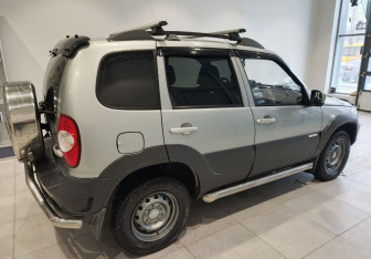 Подержанный автомобиль Chevrolet Niva 2014 года (5 фото)