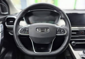 Подержанный автомобиль Geely Coolray 2023 года (12 фото)