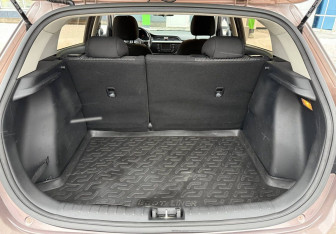 Подержанный автомобиль Kia Rio Hatchback 2018 года (16 фото)