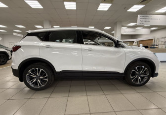 Подержанный автомобиль Geely Coolray 2023 года (4 фото)