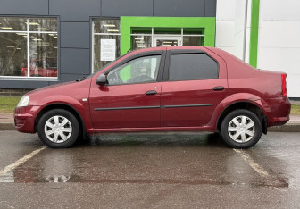 Подержанный автомобиль Renault Logan Sedan 2011 года (8 фото)