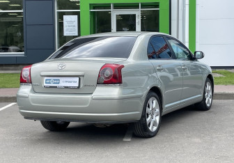 Подержанный автомобиль Toyota Avensis Sedan 2006 года (5 фото)