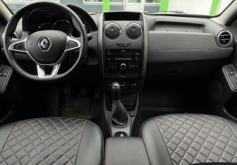 Подержанный автомобиль Renault Duster 2021 года (11 фото)