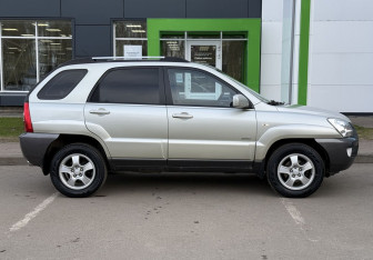 Подержанный автомобиль Kia Sportage 2006 года (4 фото)