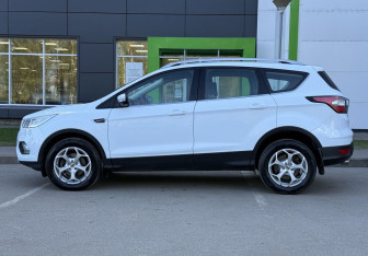 Подержанный автомобиль Ford Kuga 2018 года (8 фото)