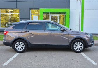 Подержанный автомобиль LADA (ВАЗ) Vesta Wagon 2018 года (4 фото)