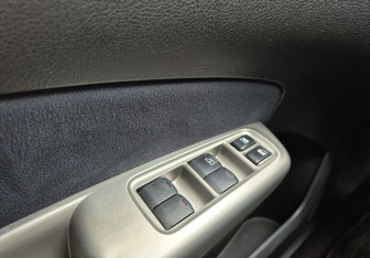 Подержанный автомобиль Subaru Forester Suv 2008 года (17 фото)