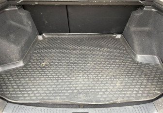 Подержанный автомобиль Kia Ceed Wagon 2010 года (16 фото)