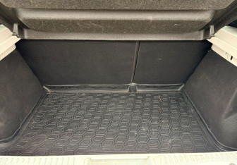 Подержанный автомобиль Renault Sandero 2021 года (14 фото)