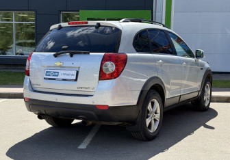 Подержанный автомобиль Chevrolet Captiva 2012 года (7 фото)