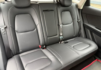 Подержанный автомобиль FAW Besturn X40 2021 года (11 фото)