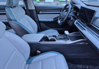 Подержанный автомобиль Geely Emgrand 2023 года (12 фото)