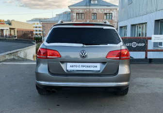 Подержанный автомобиль Volkswagen Passat Wagon 2011 года (7 фото)
