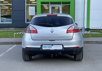 Подержанный автомобиль Renault Megane Hatchback 2009 года (6 фото)