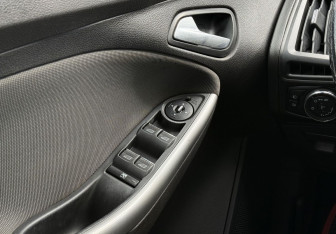 Подержанный автомобиль Ford Focus Hatchback 2012 года (14 фото)