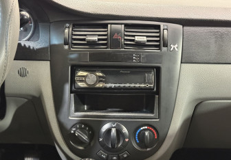 Подержанный автомобиль Chevrolet Lacetti Sedan 2008 года (13 фото)