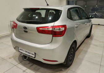 Подержанный автомобиль Kia Rio Hatchback 2012 года (8 фото)
