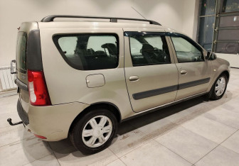 Подержанный автомобиль LADA (ВАЗ) Largus Wagon 2013 года (9 фото)