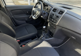 Подержанный автомобиль Renault Logan Sedan 2021 года (10 фото)