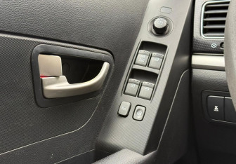 Подержанный автомобиль SsangYong Actyon 2012 года (15 фото)