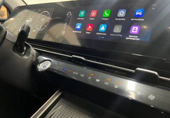 Подержанный автомобиль Omoda C5 2022 года (14 фото)