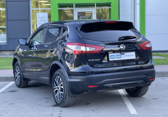 Подержанный автомобиль Nissan Qashqai 2016 года (7 фото)
