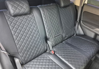 Подержанный автомобиль Mitsubishi Outlander 2014 года (11 фото)