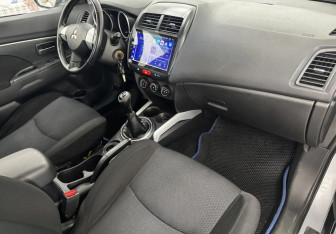 Подержанный автомобиль Mitsubishi ASX 2012 года (11 фото)