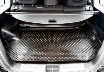 Подержанный автомобиль Mitsubishi Outlander 2007 года (13 фото)