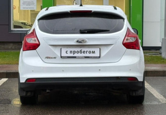 Подержанный автомобиль Ford Focus Hatchback 2012 года (6 фото)