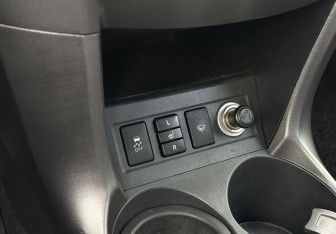 Подержанный автомобиль Toyota RAV4 2010 года (15 фото)