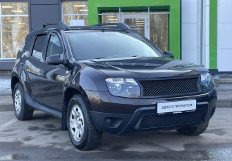 Подержанный автомобиль Renault Duster 2014 года (3 фото)