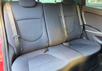 Подержанный автомобиль Hyundai Solaris Sedan 2011 года (11 фото)