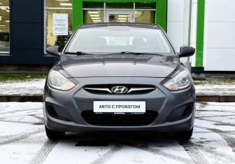 Подержанный автомобиль Hyundai Solaris Hatchback 2014 года (2 фото)