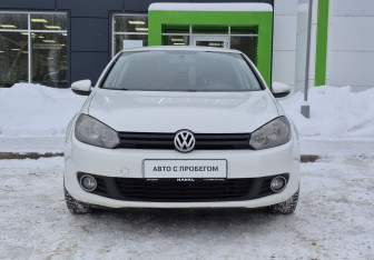 Подержанный автомобиль Volkswagen Golf Hatchback 2012 года (2 фото)