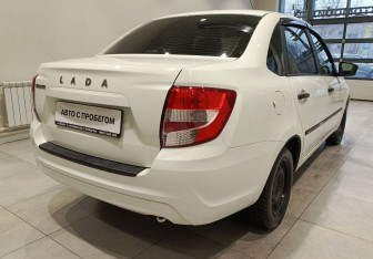 Подержанный автомобиль LADA (ВАЗ) Granta Sedan 2019 года (8 фото)