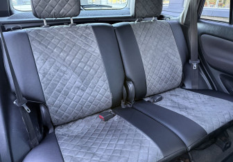 Подержанный автомобиль Toyota RAV4 2003 года (10 фото)