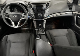 Подержанный автомобиль Hyundai i40 Wagon 2013 года (10 фото)